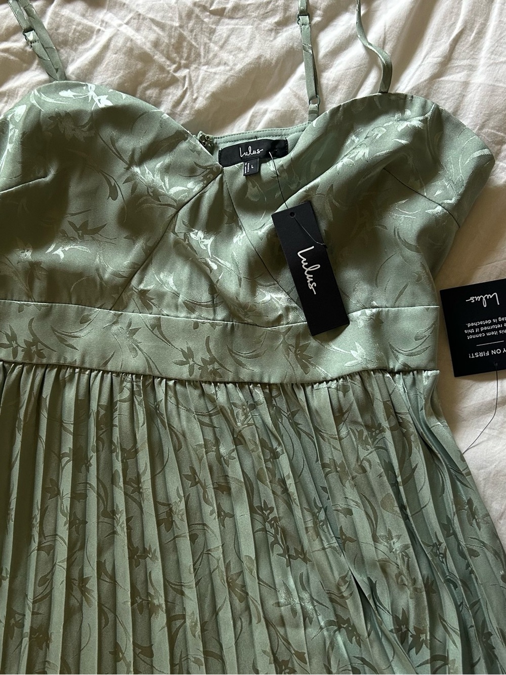 Lulu's Sage Green 💚 Floral Jacquard Satin Dress